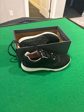 ECCO Exceed Low Women's Sneaker Black Yak Leather Size 39 (8-8.5 US)